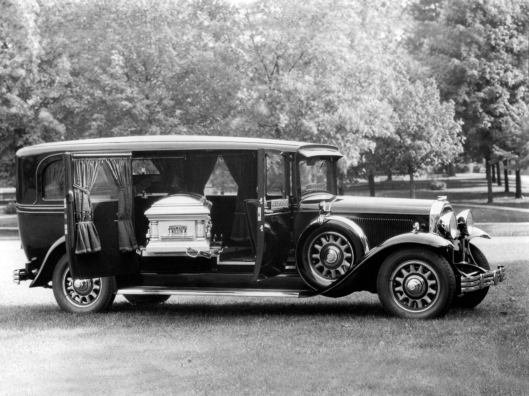 1931, Flxible, Buick, Series 90, Side servicing, Hearse, Stationwagon, Emergency, Retro, Ambulance Wallpaper