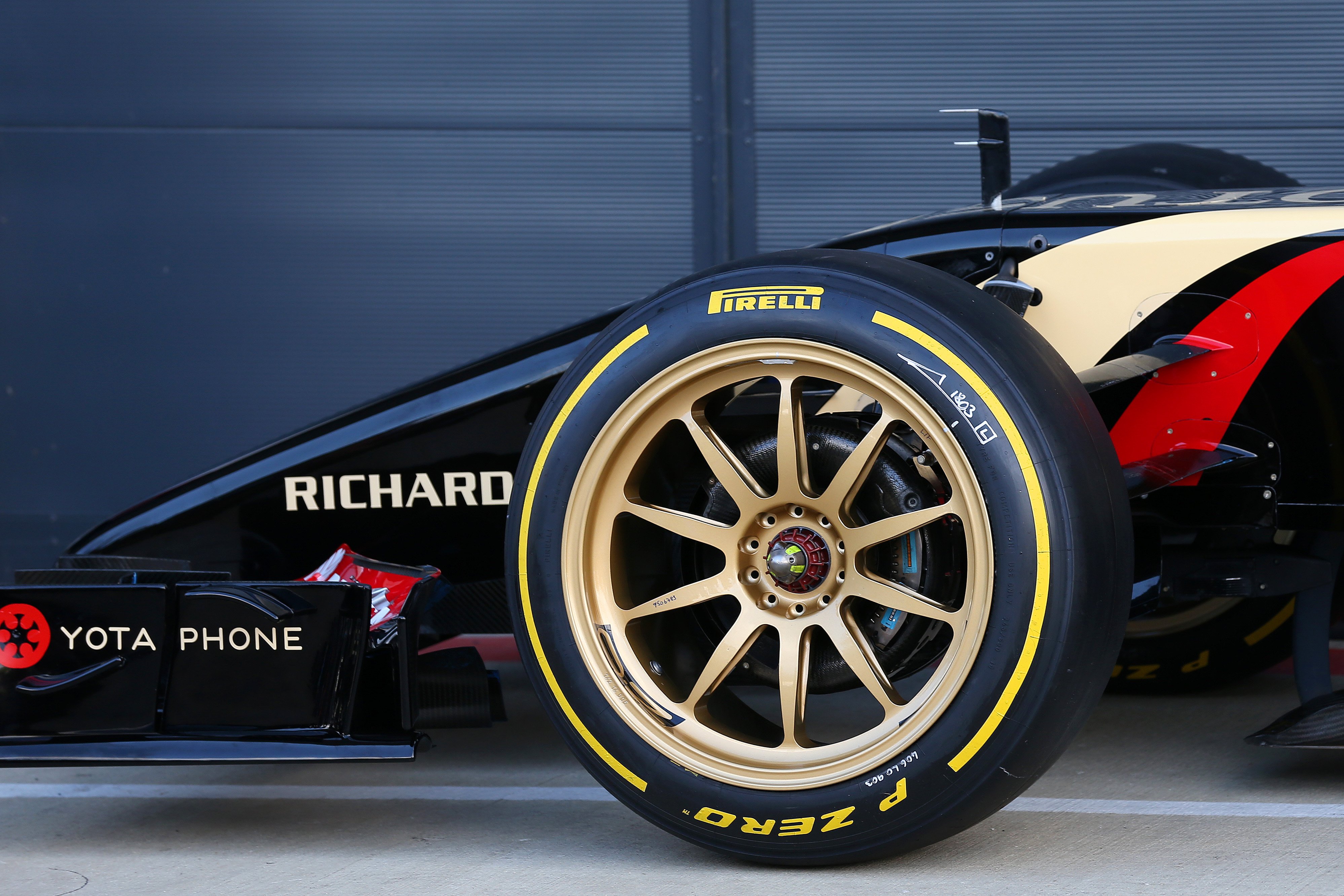 F1 Tyres