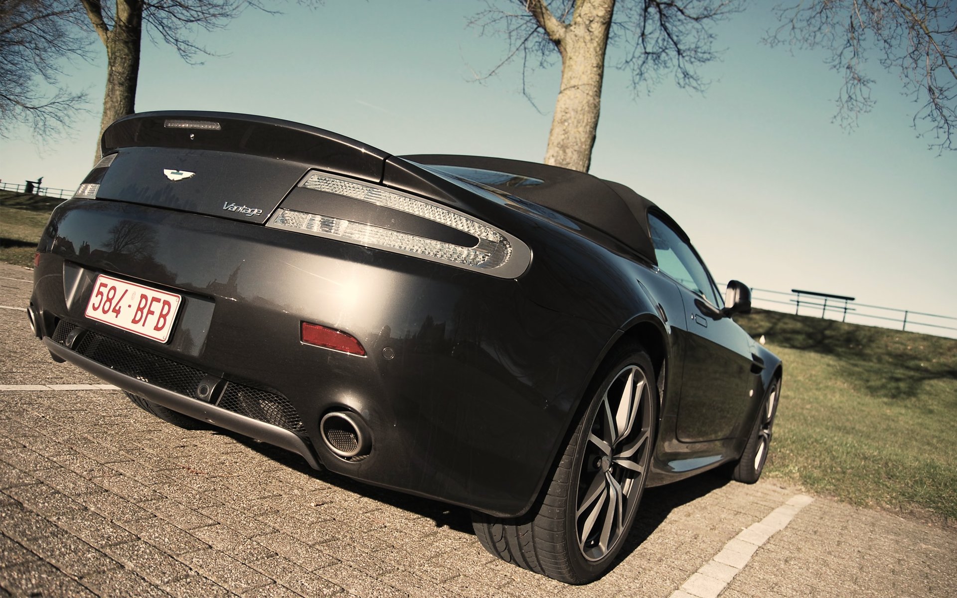 aston, Martin, V8, Vantage, Roadster, Back Wallpaper