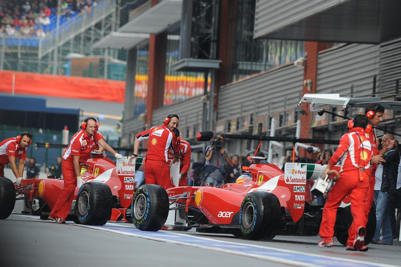 150, 2011, Alonso, Ferrari, Formula, One, Italia, Massa, Pitlane, Scuderia Wallpaper