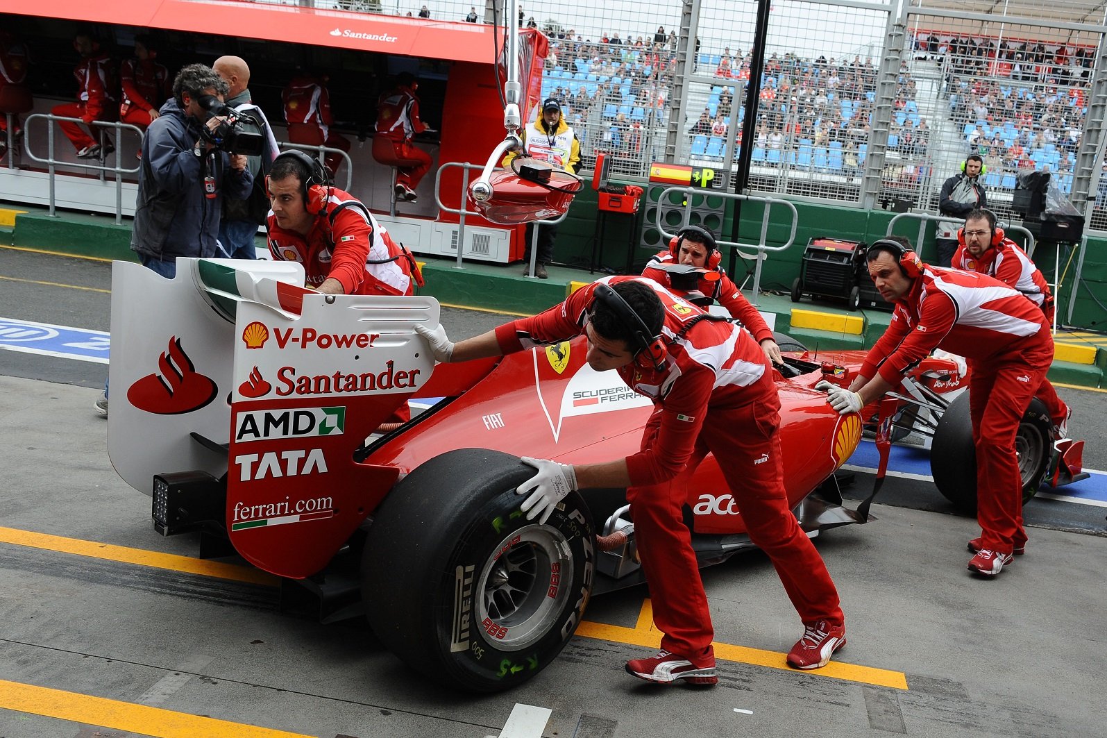 150, 2011, Alonso, Ferrari, Formula, One, Italia, Massa, Pitlane, Scuderia Wallpaper