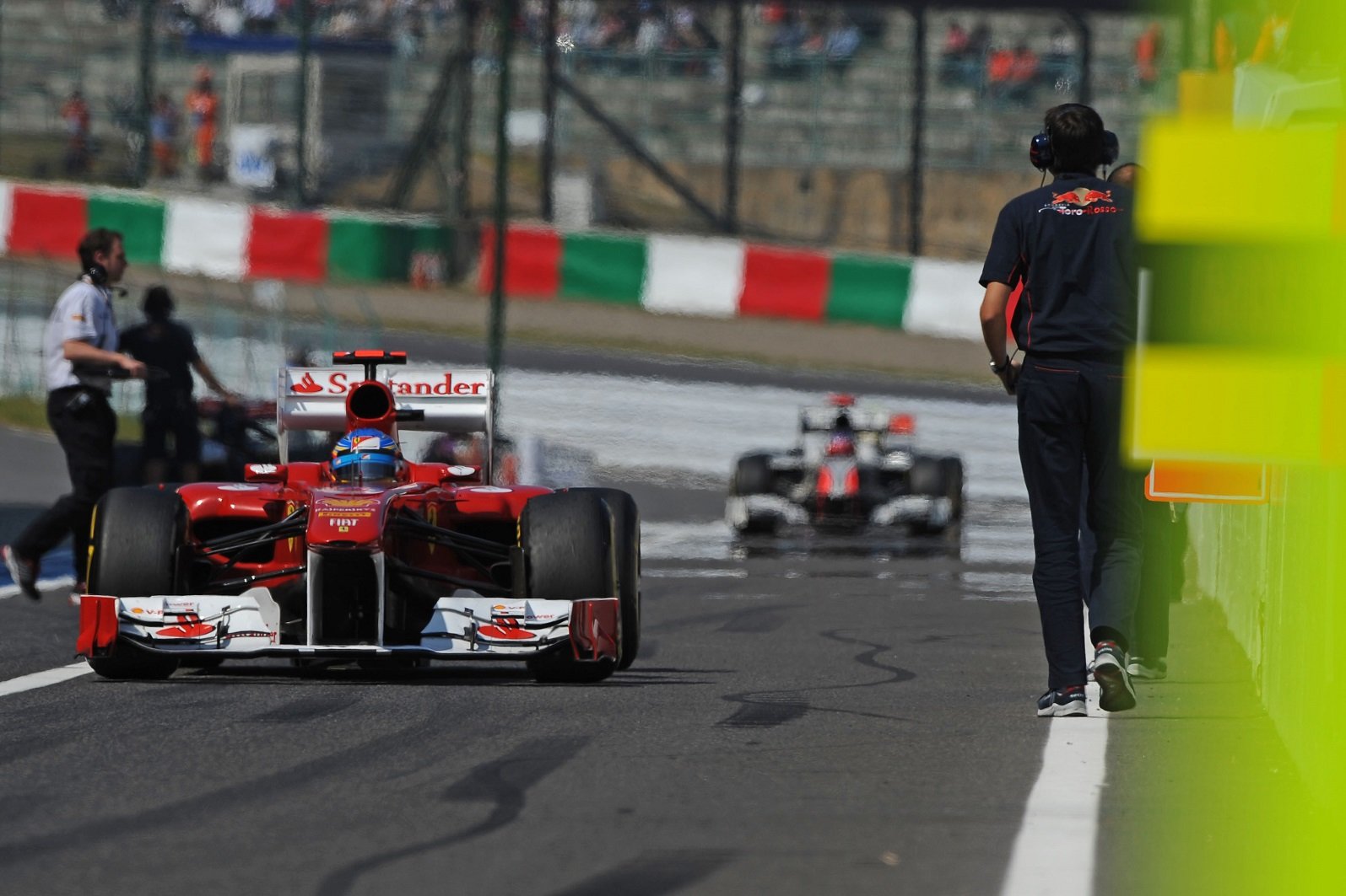 150, 2011, Alonso, Ferrari, Formula, One, Italia, Massa, Pitlane, Scuderia Wallpaper