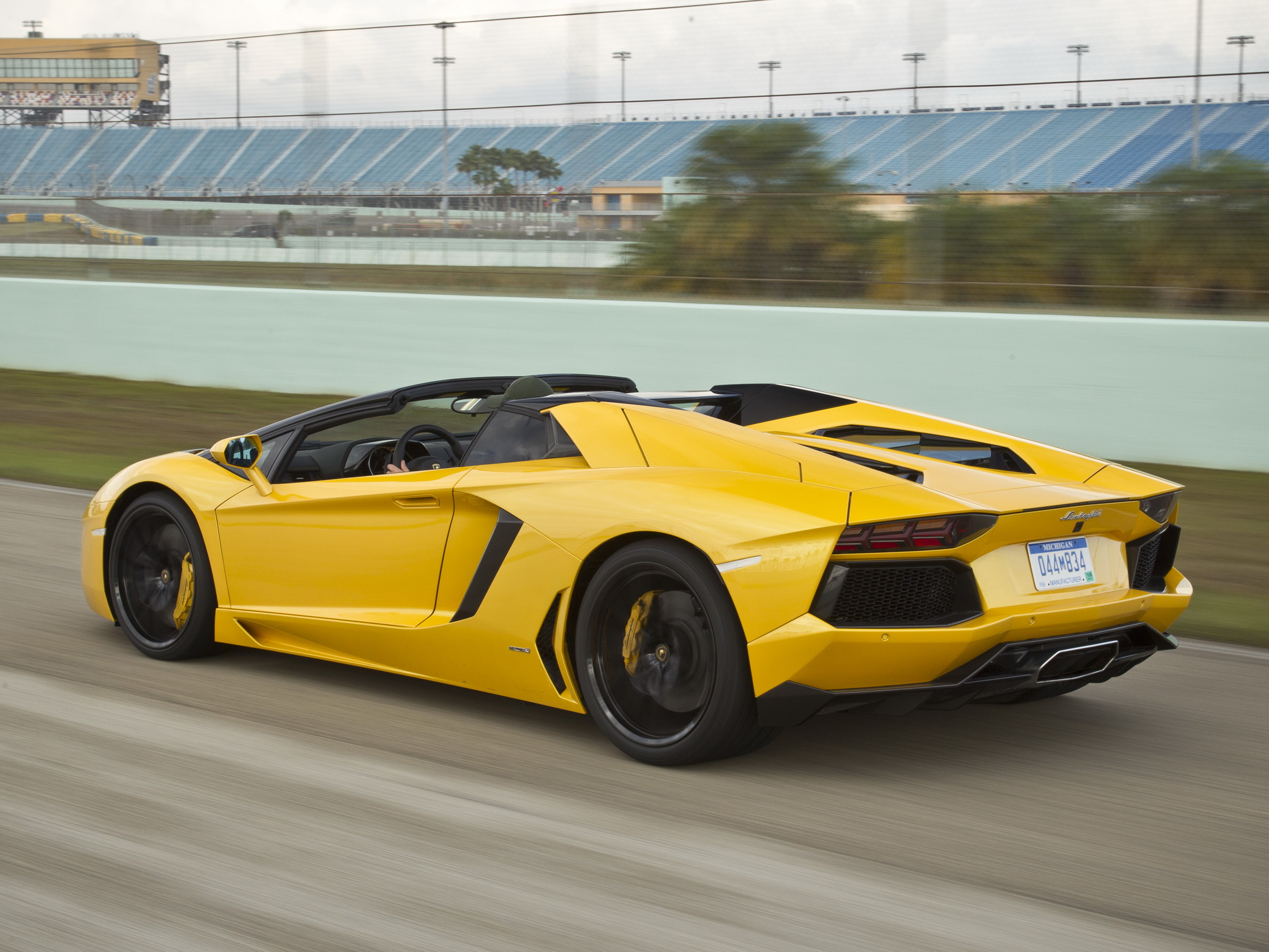 2014, Lamborghini, Aventador, Lp700 4, Roadster, Yellow, Supercar Wallpaper