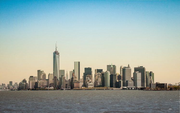 Buildings: Đi bất cứ đâu ở New York City cũng đều thấy những tòa nhà cao chọc trời lung linh. Hãy xem hình ảnh này để tận hưởng vẻ đẹp kiến trúc độc đáo của thành phố này. Những tòa nhà này tạo nên một bức tranh nghệ thuật đẹp mắt kết hợp giữa một thế giới hiện đại và truyền thống.