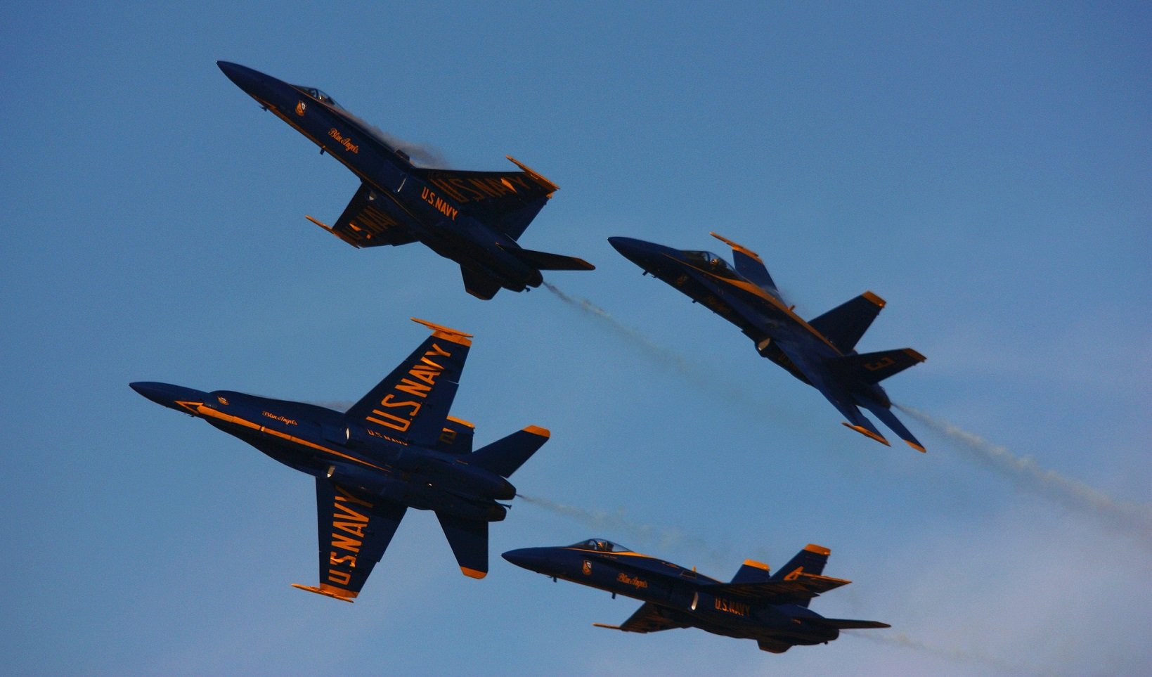 a 18, Hornet Wallpaper