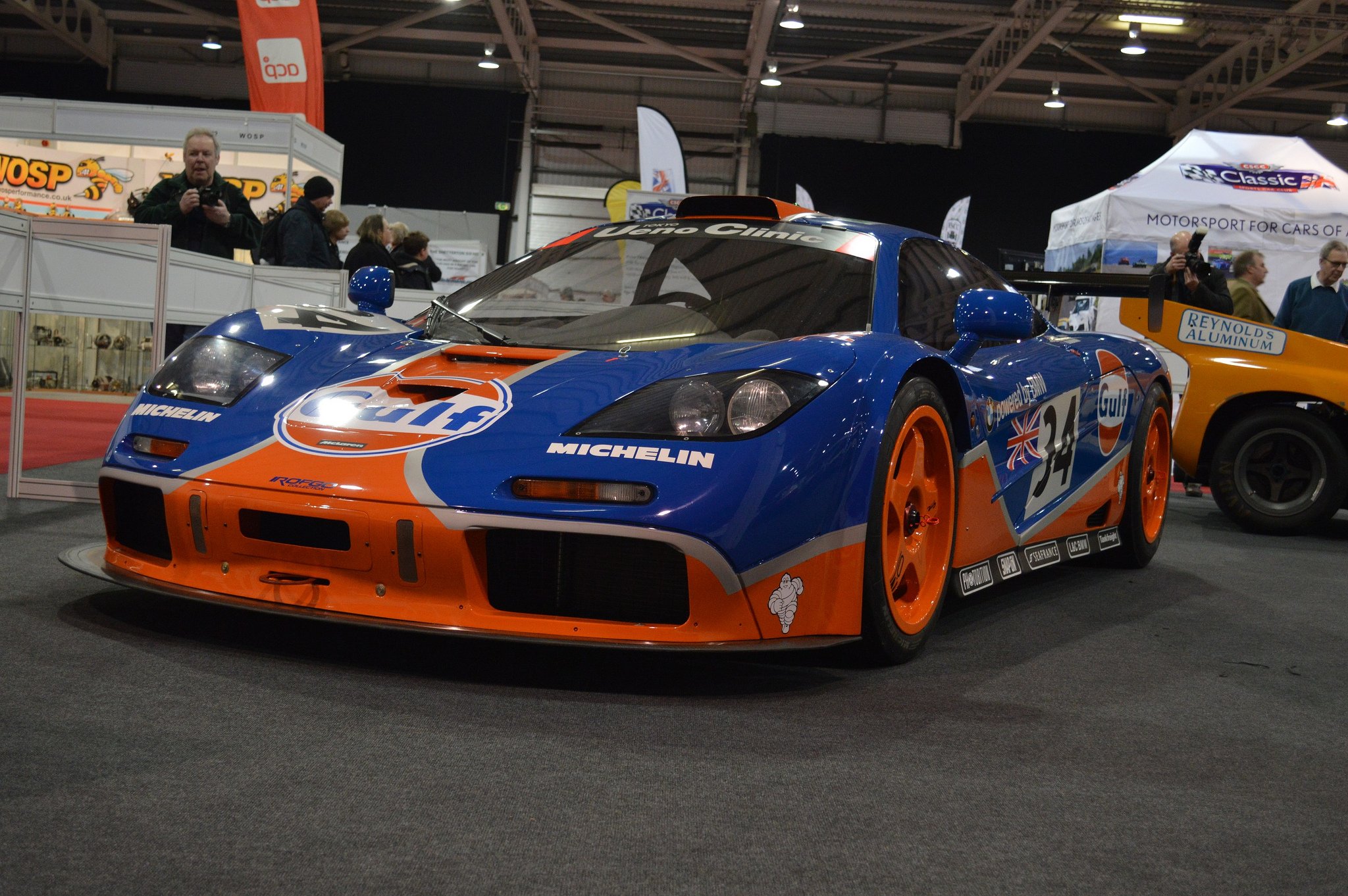 MCLAREN f1 GTR красный