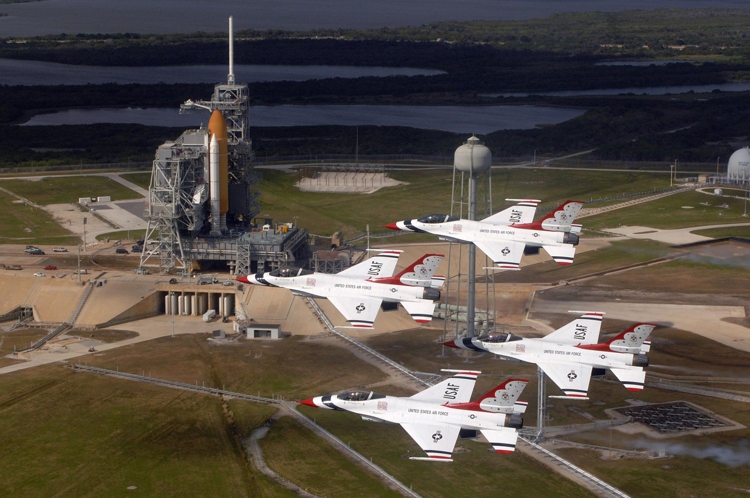 acrobatic, Aircrafts, Army, Falcon, Fighter, Fighting, Jet, Thunderbirds Wallpaper