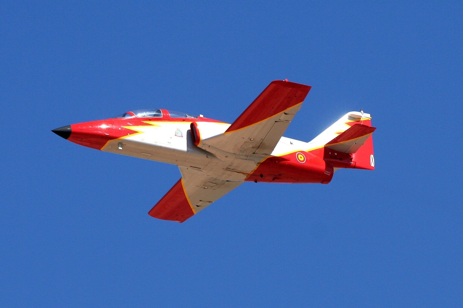 Casa C 101 Aviojet Patrulla Aeguila Jet Team Acrobatic Spain Aircrafts Wallpapers Hd Desktop And Mobile Backgrounds