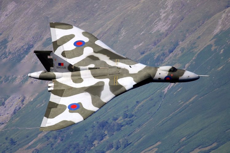 hawker, Siddeley, Vulcan, B 2, Avro, Royal, Air, Force, England, Delta, Wing, Strategic, Bomber, Aircrafts HD Wallpaper Desktop Background