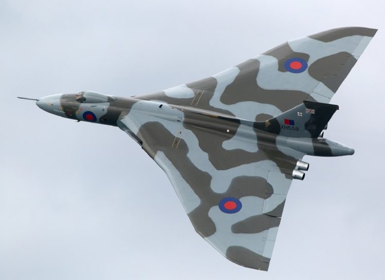 hawker, Siddeley, Vulcan, B 2, Avro, Royal, Air, Force, England, Delta, Wing, Strategic, Bomber, Aircrafts HD Wallpaper Desktop Background