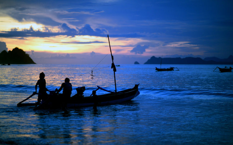 boat, Silhouette, Ocean, Sunset, Blue, Sea, Sky, Clouds, Mood, People HD Wallpaper Desktop Background
