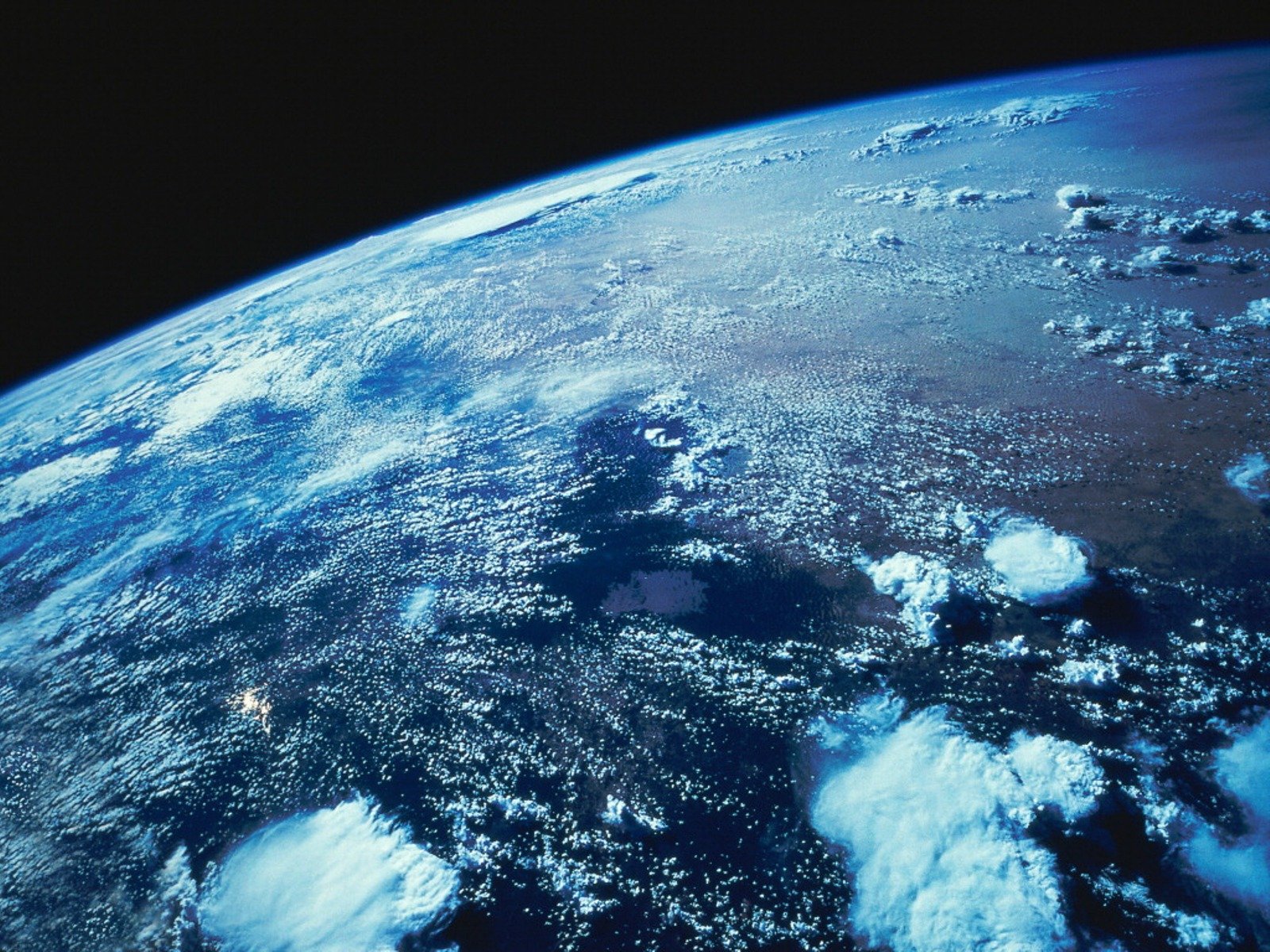 Жила была планеты земля. О земле и космосе. Вид земли из космоса. Планета вид из космоса. Снимок земли из космоса.