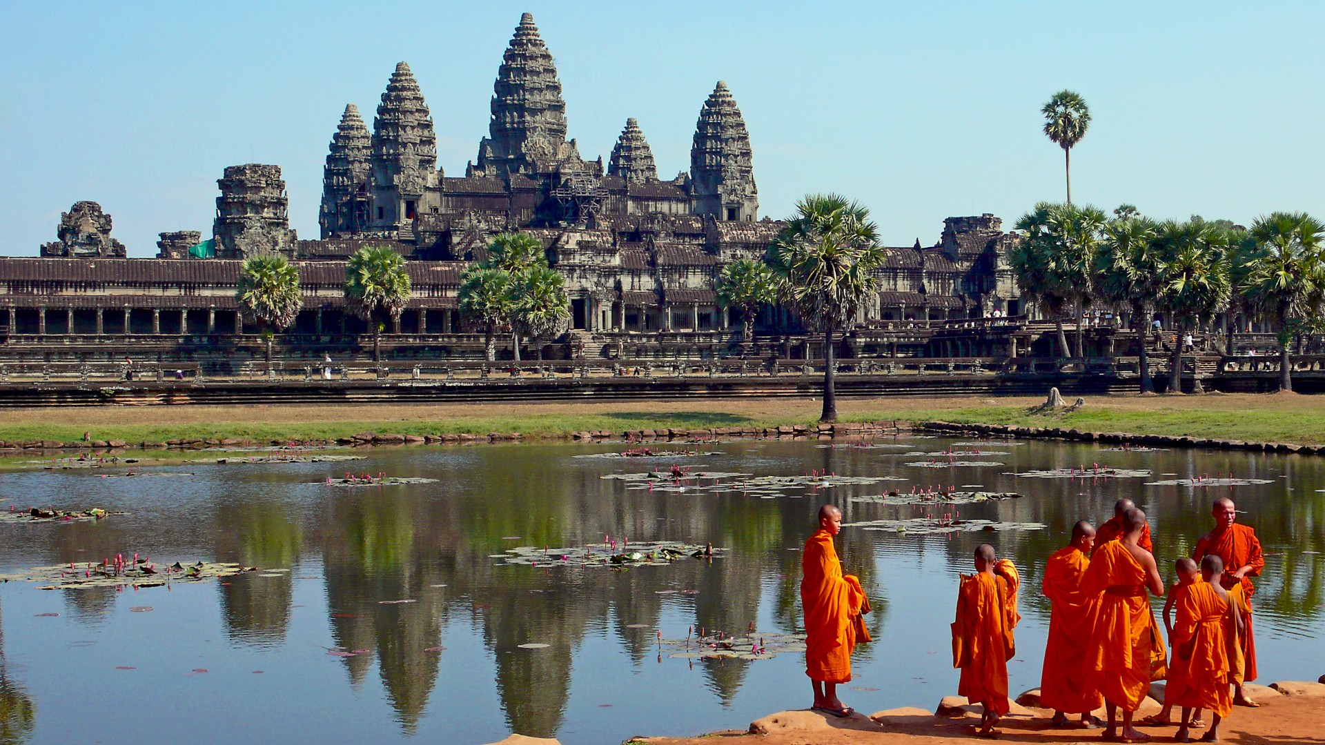 cambodia, Temple, Angkor, Wat, Monks, Men, Males, People, Architecture, Buildings Wallpaper