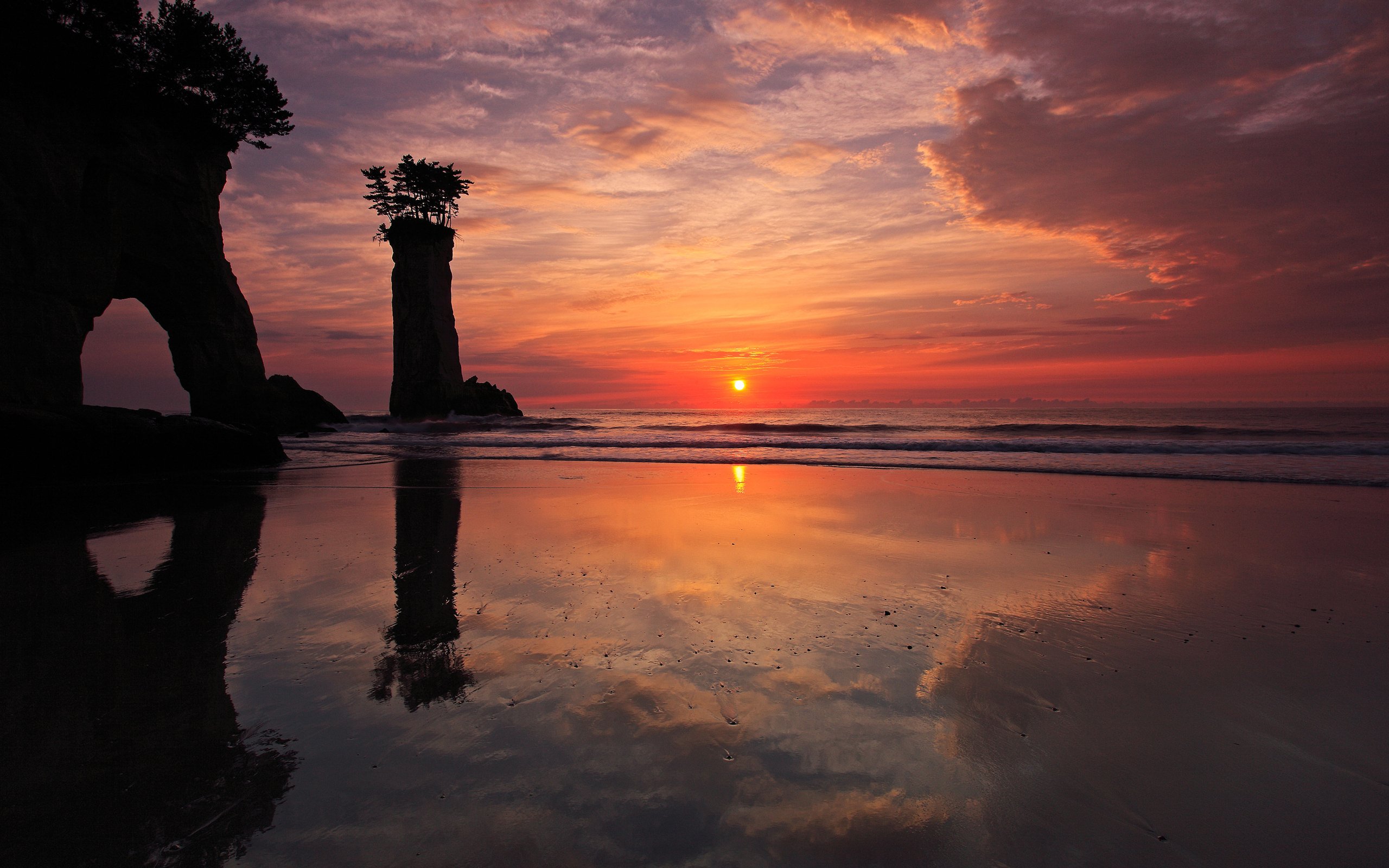 mountains, Nature, Snow, Rocks, Green, Sky, River, Lake Wallpaper