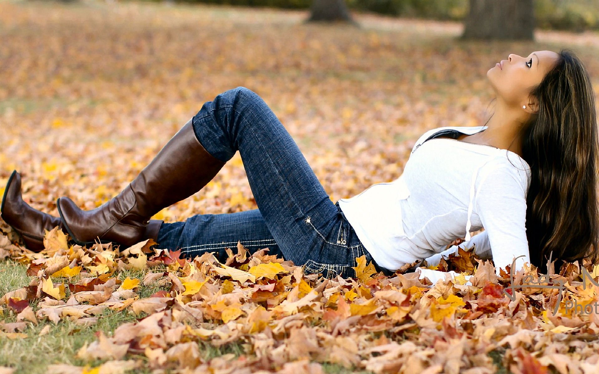 western, Leaves, Cowgirls, Female, Famous, Outdoors, Style, Girls, Trees, Models, Women, Boots, Fun Wallpaper