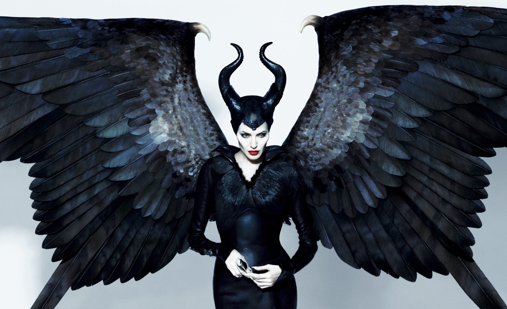 eye chameleon, Angelina, Jolie, Maleficent, Witch, Horns, Black, Actress, Wing Wallpaper