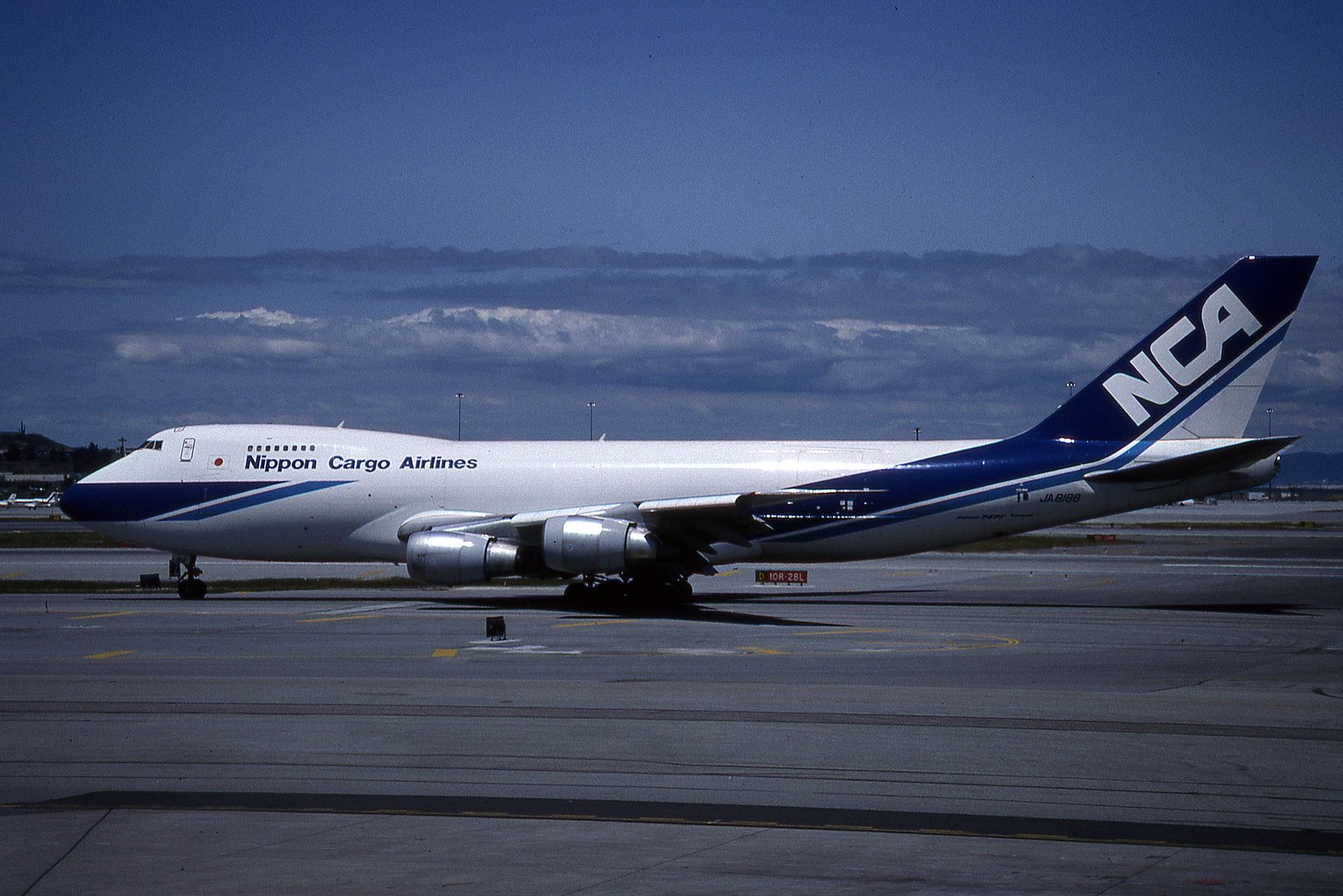 aicrafts, Boeing, 747, Airports, Jet, Sky, Transports, Cargo Wallpaper