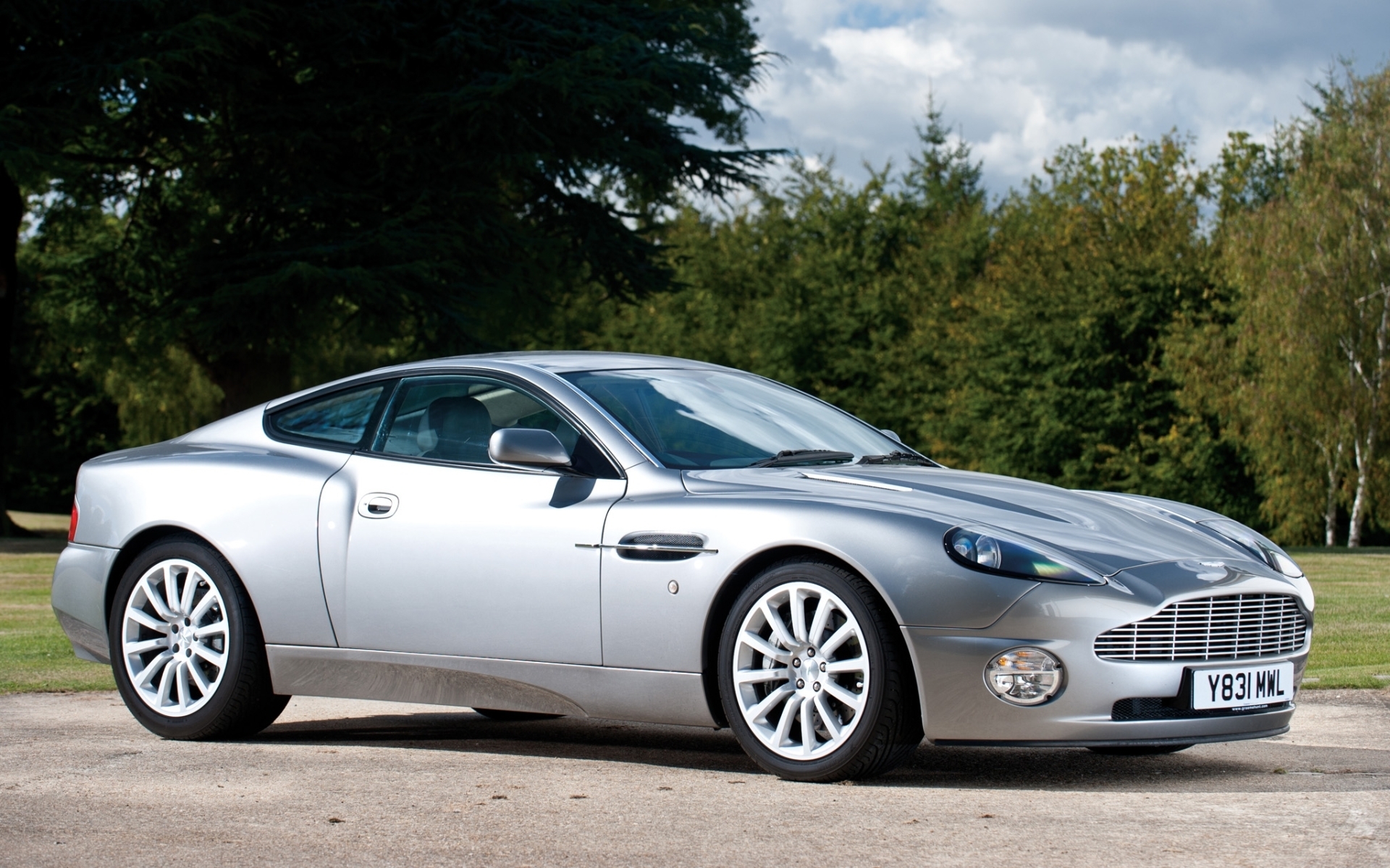 aston, Martin, V12, Vanquish, Sportcar Wallpaper