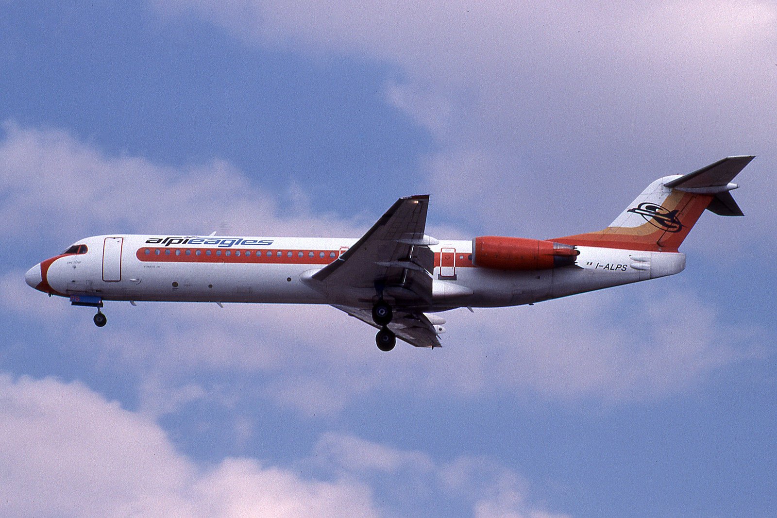 aircrafts, Airliner, Airplane, Fokker 100, Plane, Transport Wallpaper