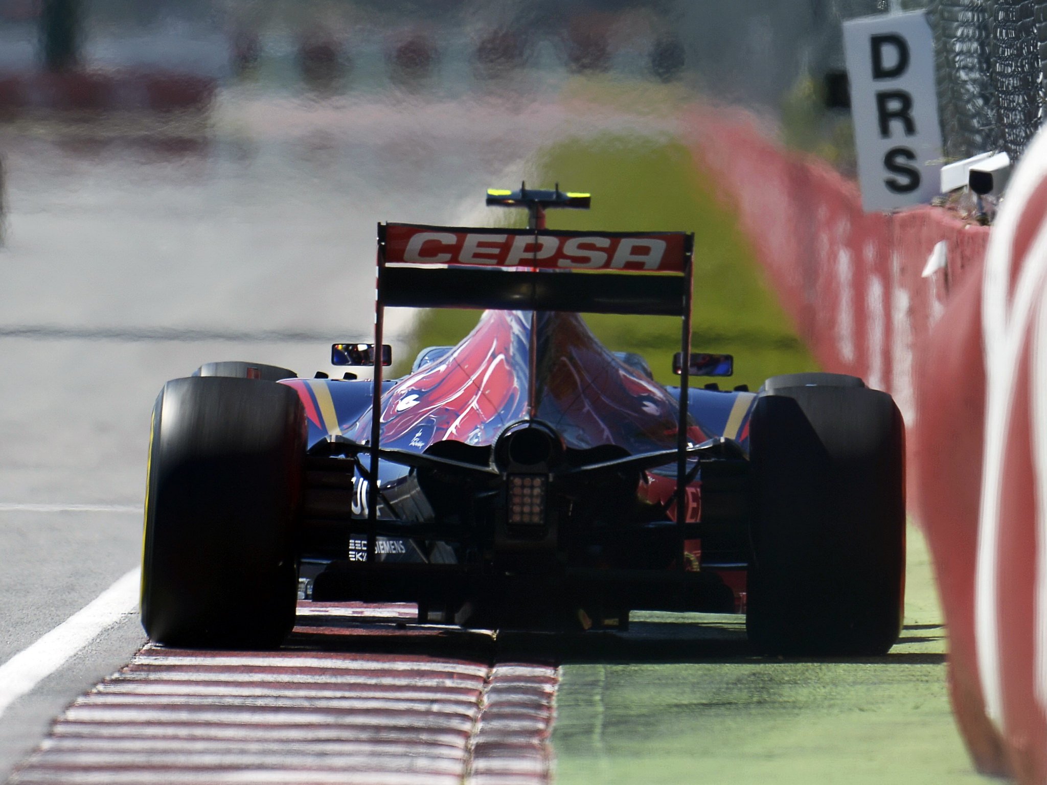 Str 9. Формула 1 2014 Торо Россо.