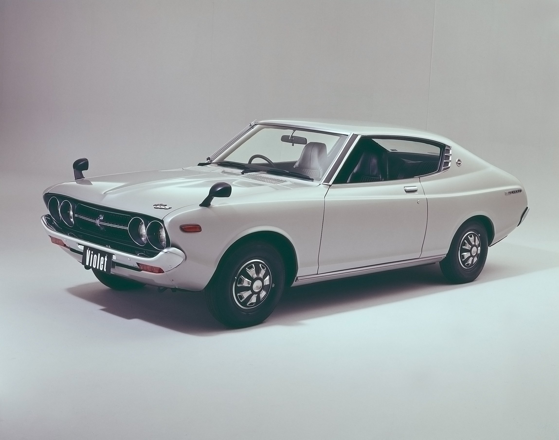 Nissan Datsun 140j