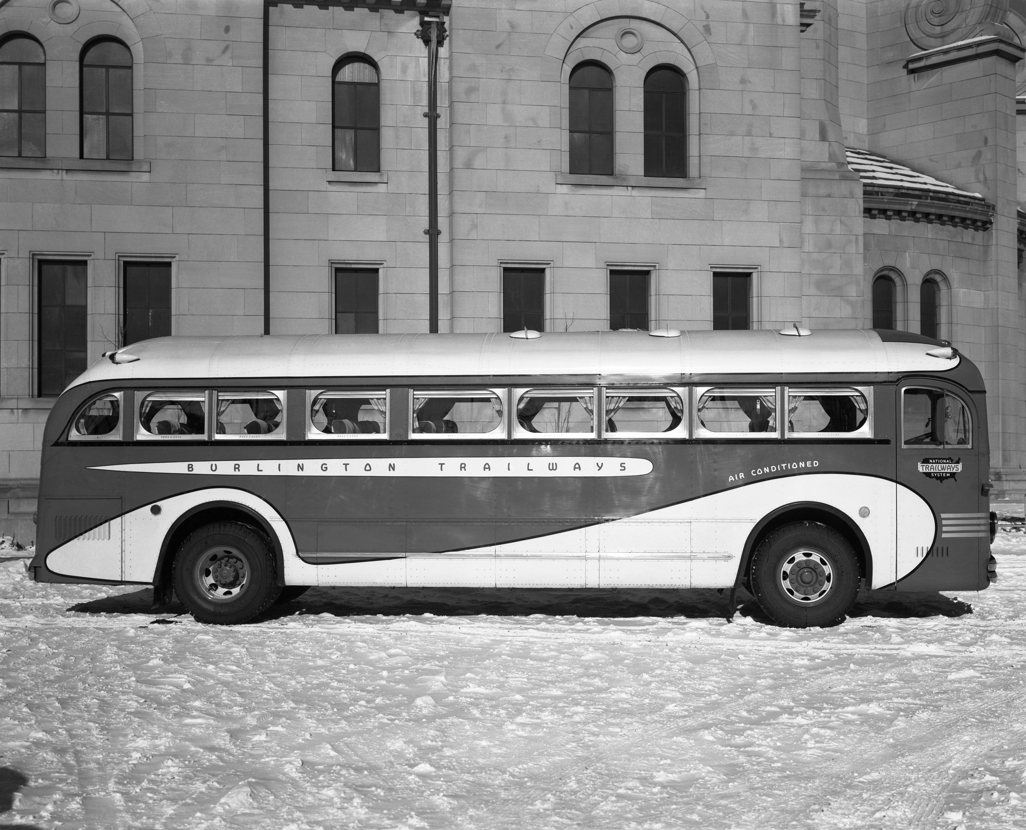 1939, Yellow, Coach, Model, 1210, Bus, Transport, Retro, Semi, Tractor Wallpaper