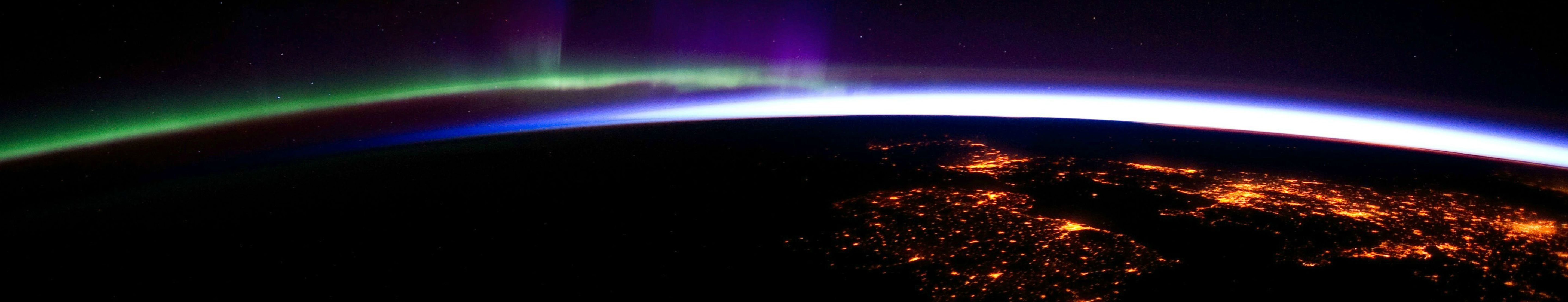 triple, Screen,  , Multi, Monitor,  , Multiple,  , Space,  , Espace,  , Terre,  , Earth Wallpaper