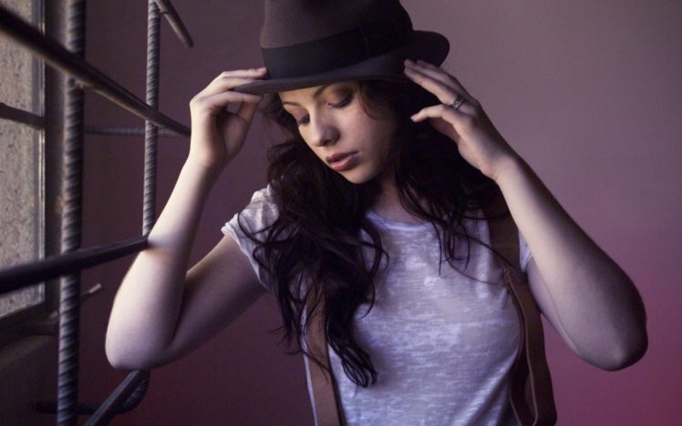 michelle, Trachtenberg, Actress, Woman, Beauty, Beautiful, Model, Girl, Brunette HD Wallpaper Desktop Background