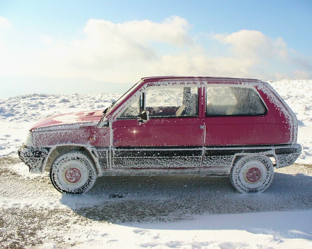 ice, Snow, Cars, Fiat, Red, Cars, Side, View, Snowy, Fiat, Uno Wallpaper