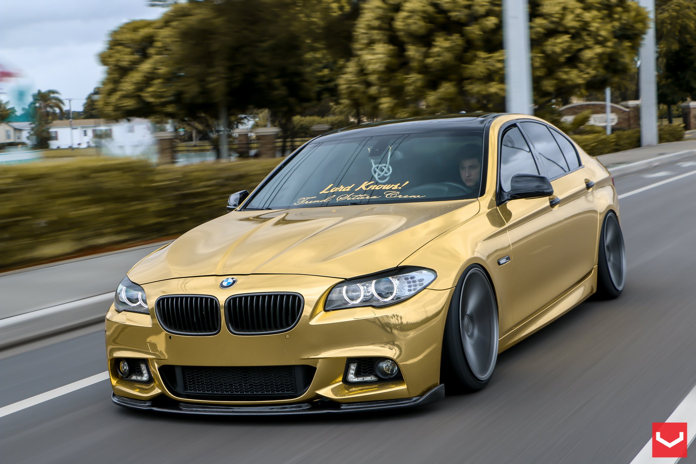 М5 дорест. BMW m5 Gold. BMW m5 f10. BMW f10 Золотая. БМВ ф10 золотистая.