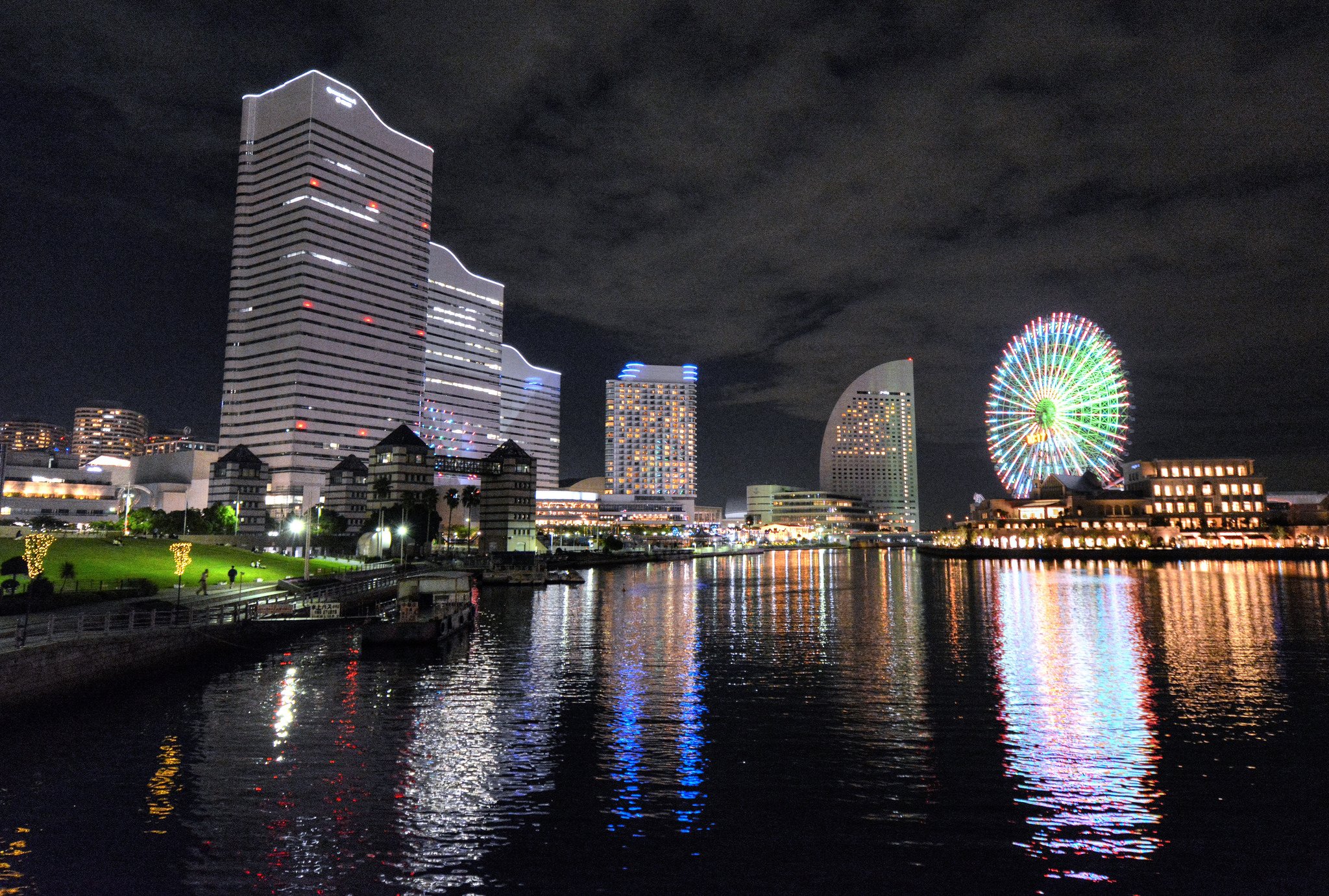 Asia building. Йокогама Япония. Йокогама город в Японии. Йокогама достопримечательности. Набережная реки Накамура города Йокогама.