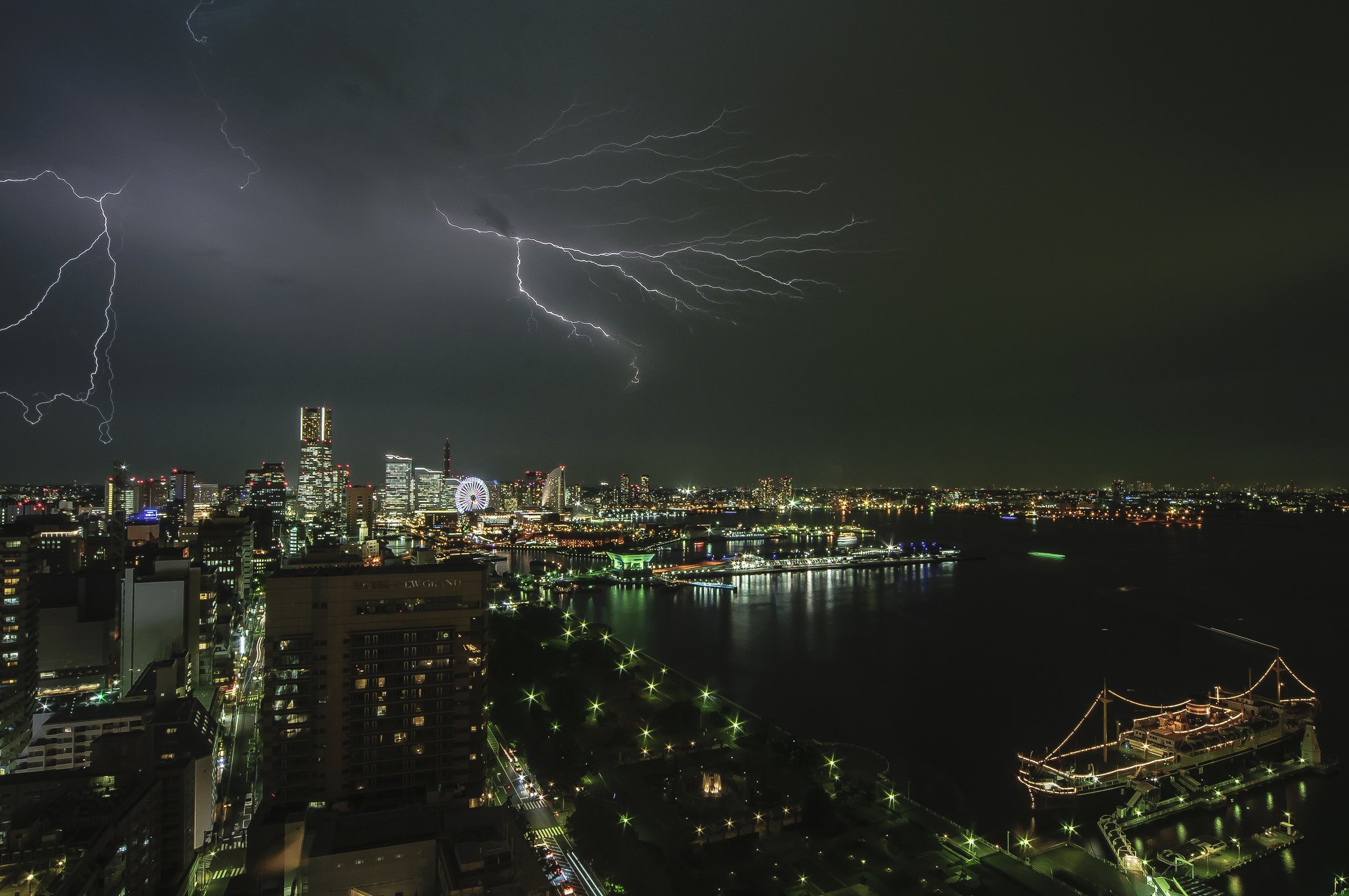 lightning, Night, Light, Nature, Storm, Cities, Sky, Landscapes, Electricity, Skyscapes Wallpaper