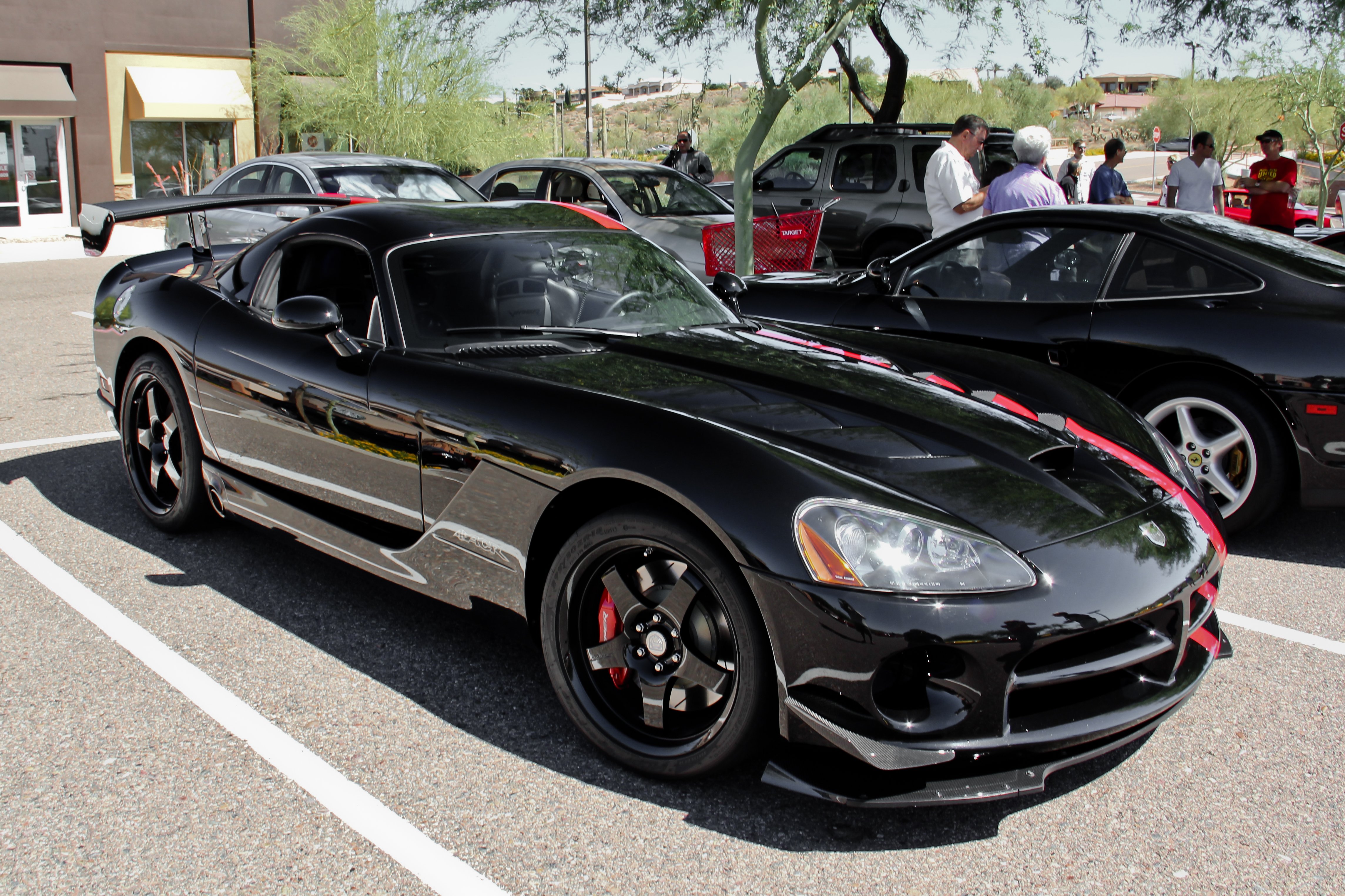 Dodge Viper v8 черная