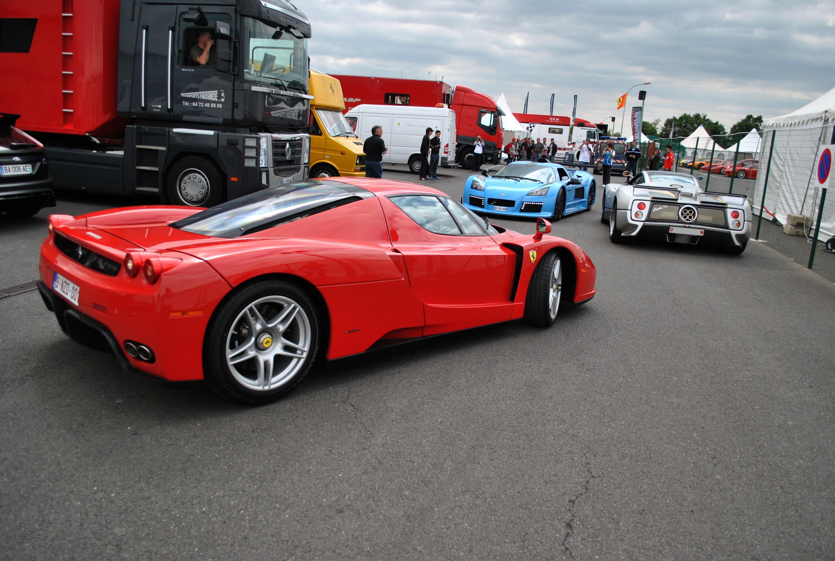 ferrari, Enzo, Supercars, Cars, Italia, Red, Rouge Wallpaper