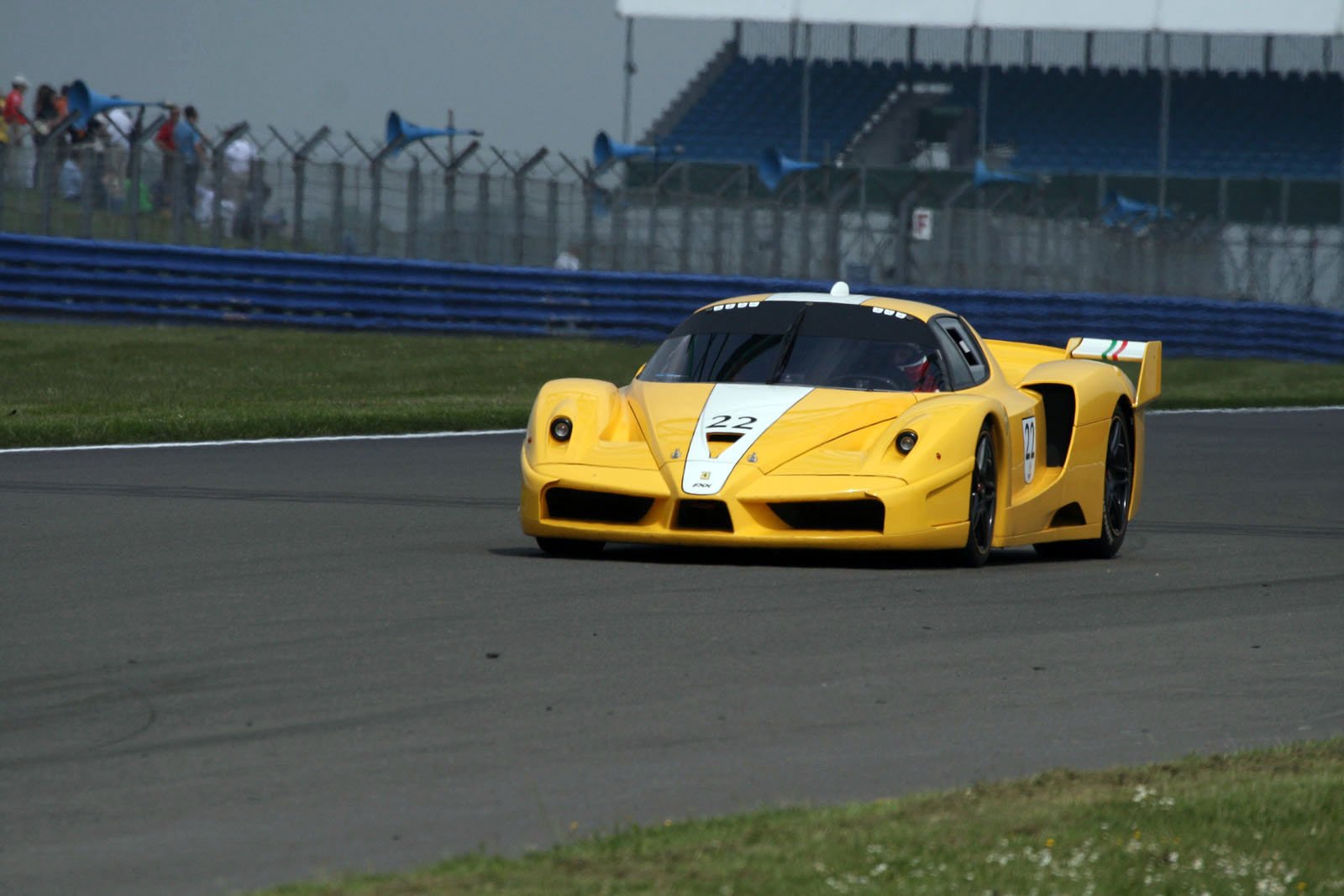 ferrari, Fxx, Enzo, Racecars, Supercars, Cars, Race, Italia, Yellow, Jaune Wallpaper
