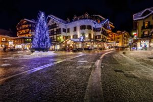 italy, Alps, Italia, Alpi, City, Night, Space, Tree, Garlands, Roads, Sidewalks, Houses, Shops, Cafes, Buildings, Christma, Downtown