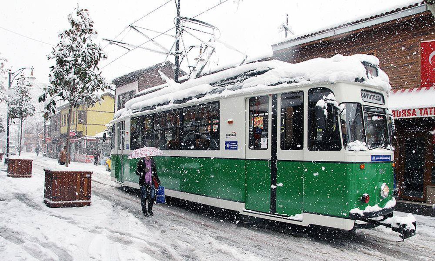bursa, Turkey, Beautiful, Winter, Snow, Landscape, Umbrella, Girl, Tramvay Wallpaper