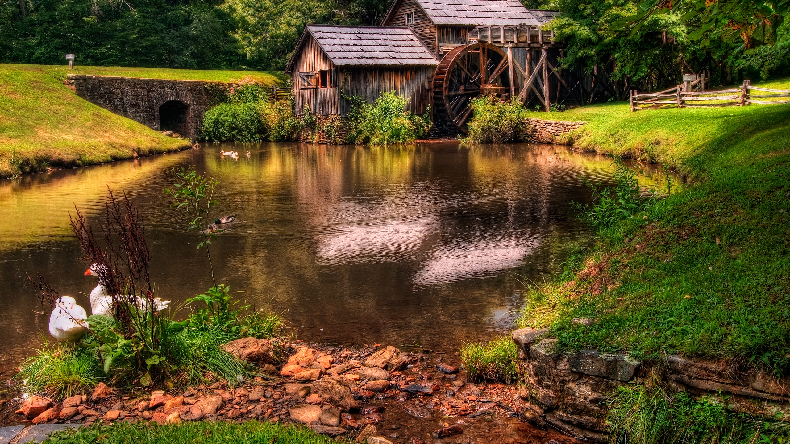 cottage Wallpaper