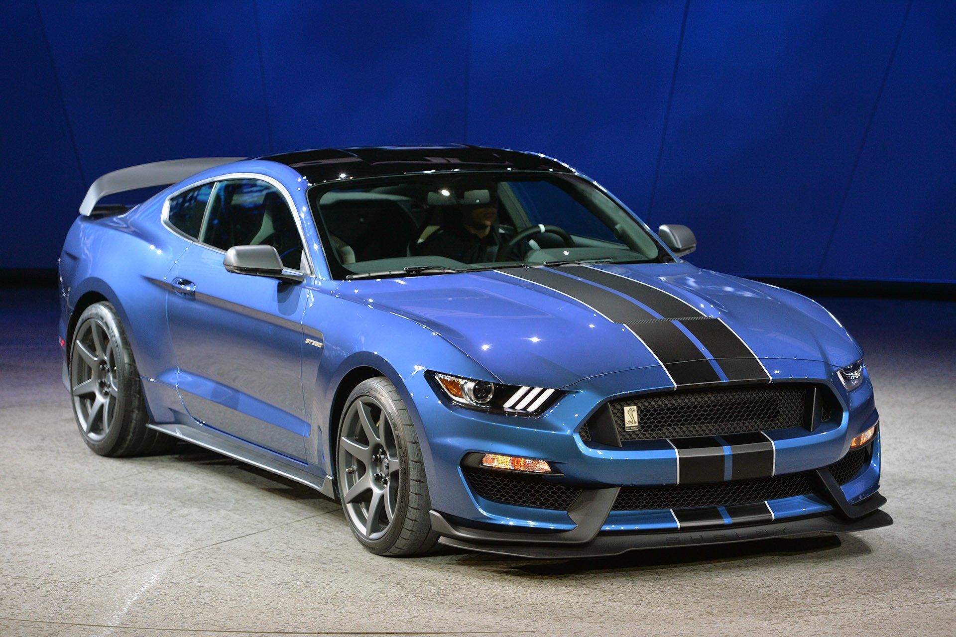 Форд Шелби gt 350 r