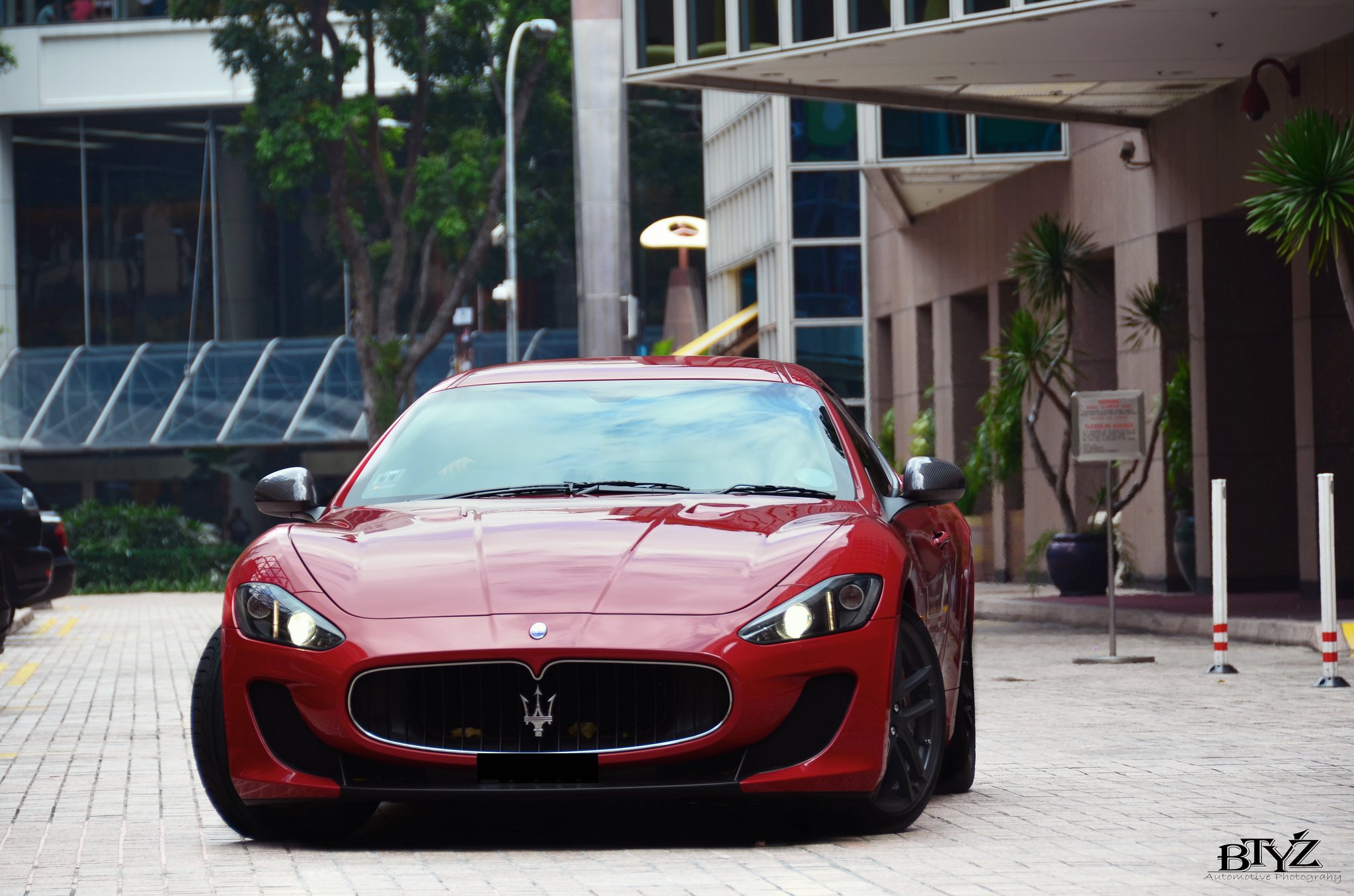 Maserati Gran Turismo s красный