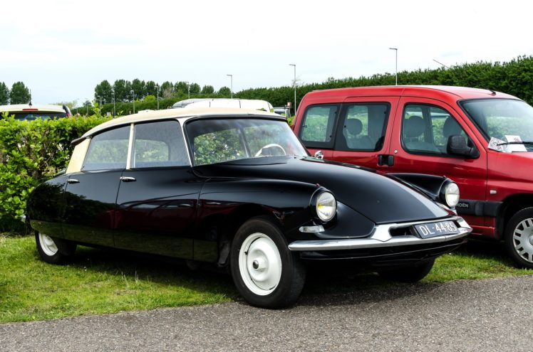 Citroen Ds Classic Cars French Wallpapers Hd Desktop And Mobile Backgrounds