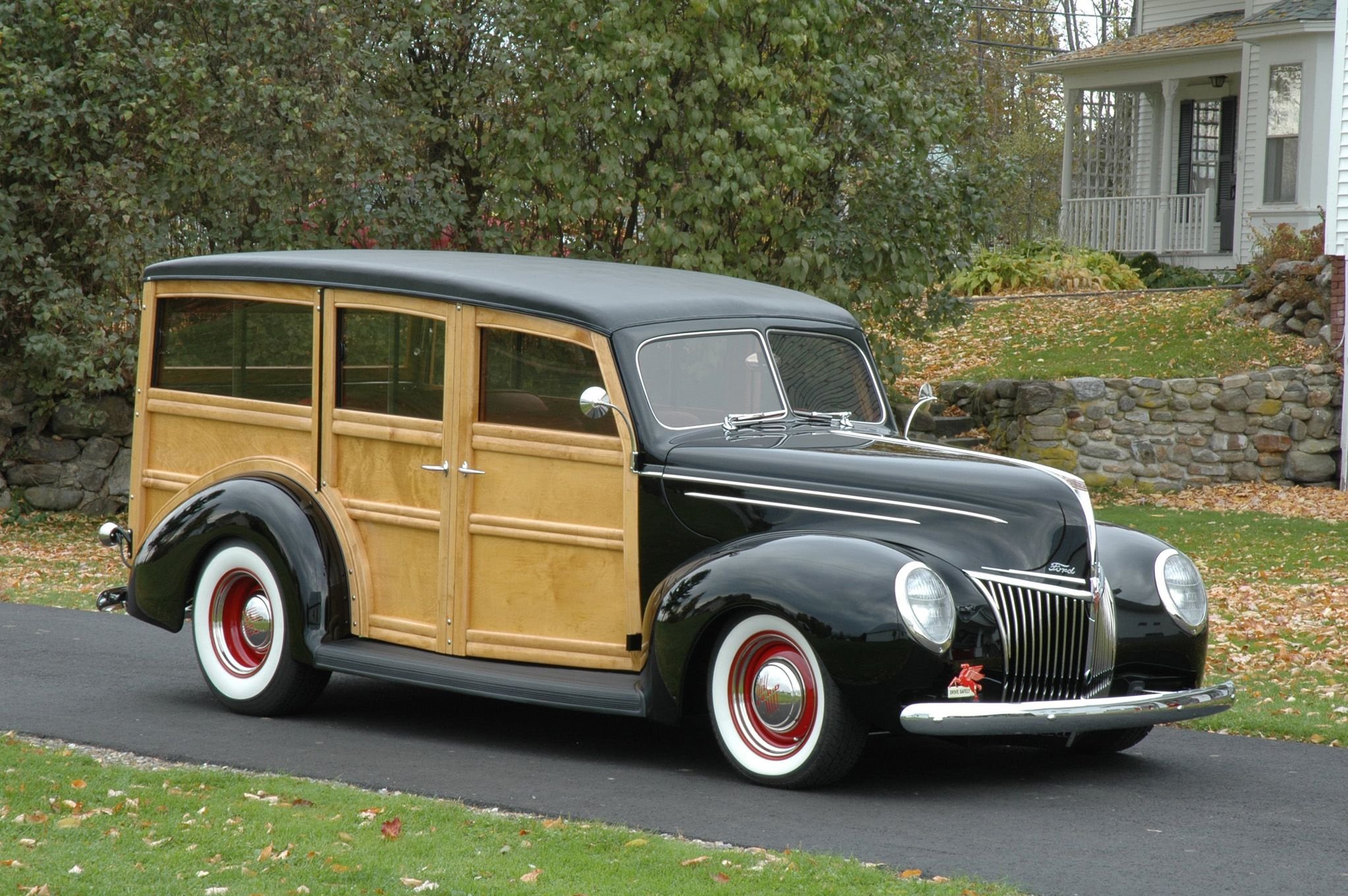 1939, Ford, Deluxe, Woodie 01 Wallpaper