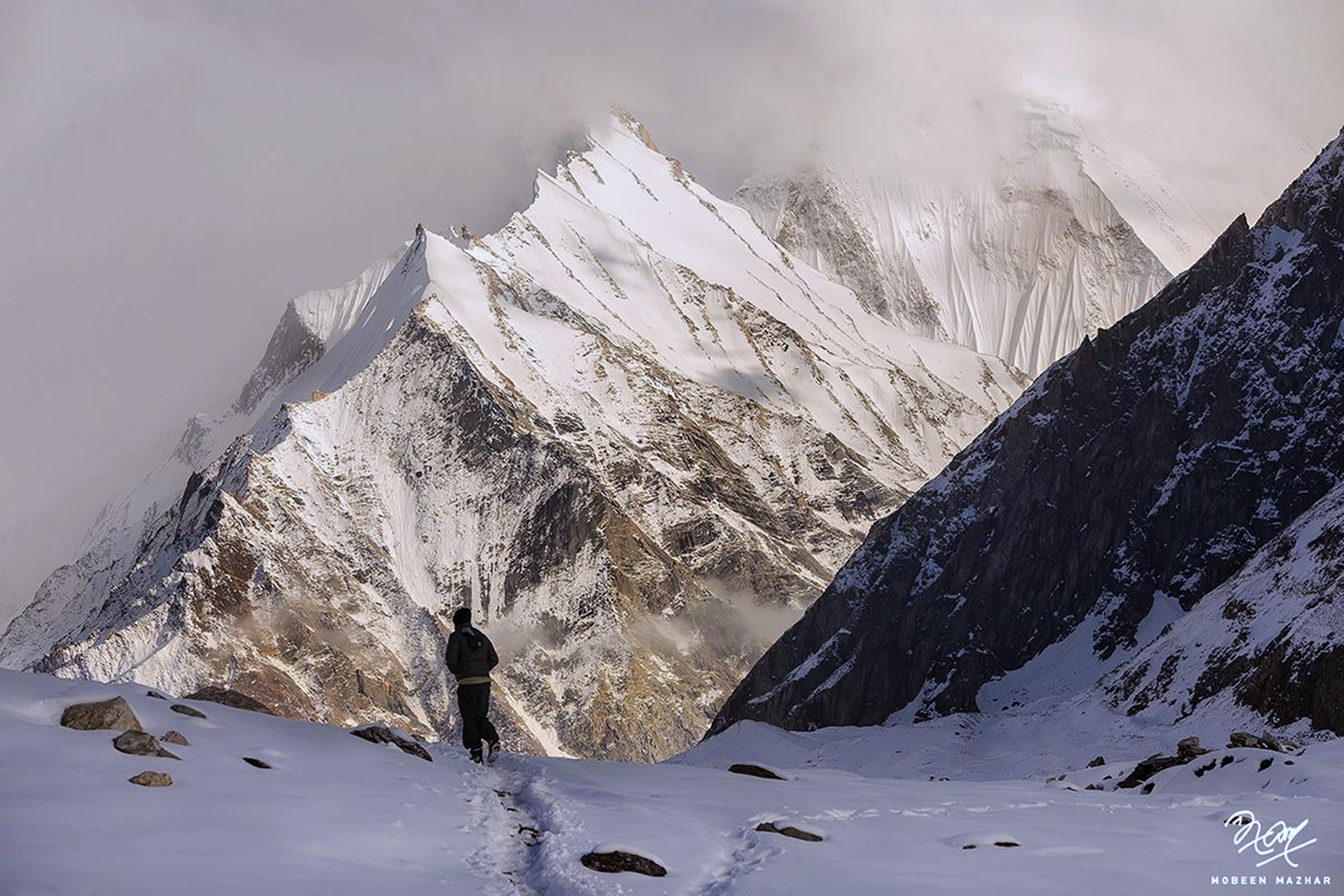 pakistan, Walk, Man, Snow, Mountains, Landscape, Winter, Cold, Nature, Cloud, High Wallpaper