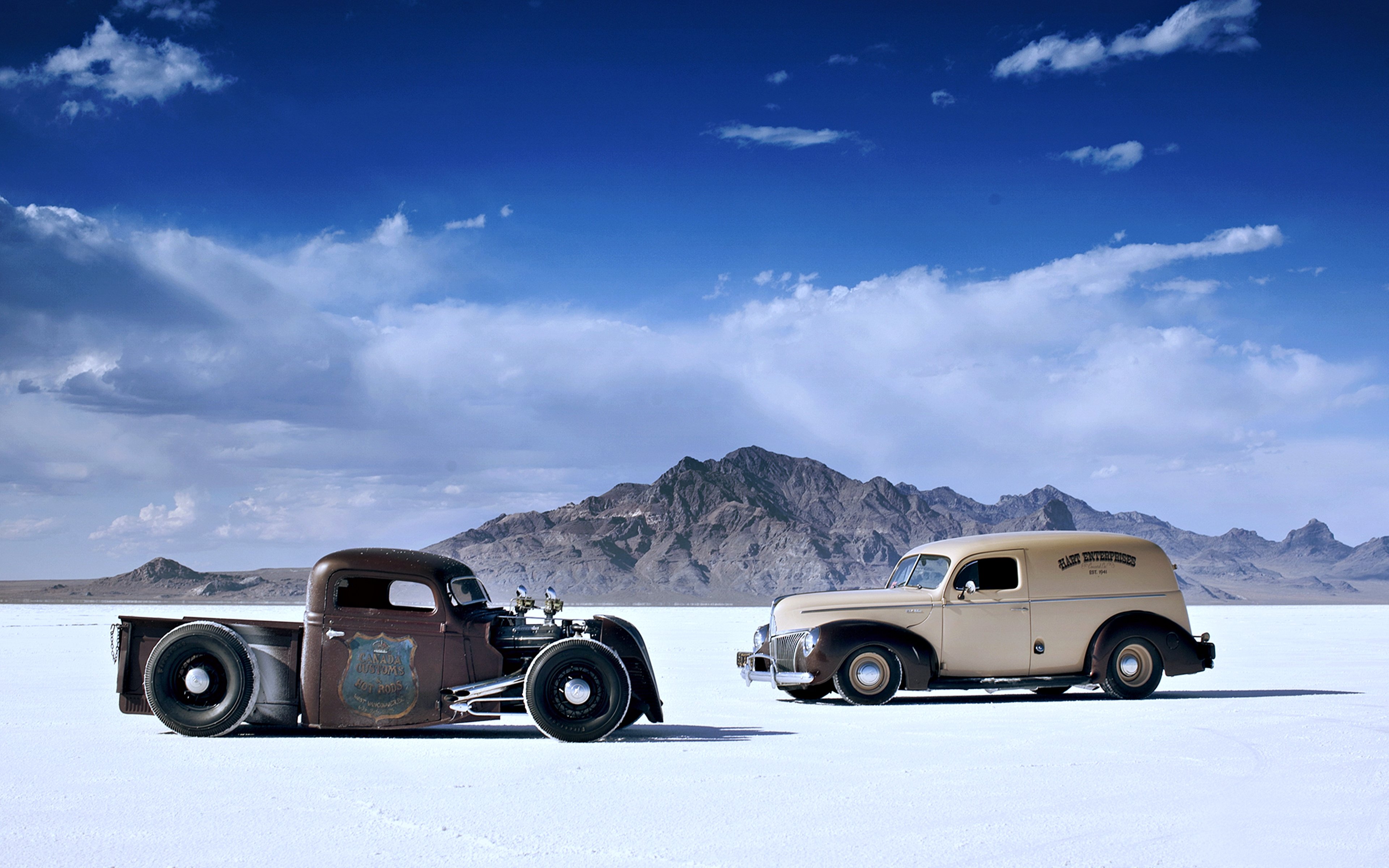 pustynya, Oblaka, Old, Cars, Desert, Landscape, Mountains, Sky, Cloud, Race, Motors, Classic, Trucks Wallpaper