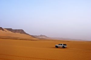 sand, Cars, Tassili, Hoggar, Algeria, Desert, Sky, Rocks, Mountains, Landscape, Speed, Nature