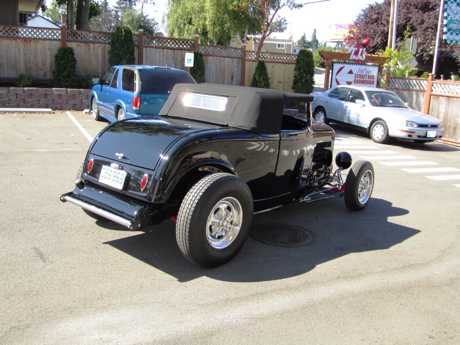 1932, Ford, Highboy, Roadster, Flathead, Hot, Rod, Rods, Custom, Retro, Vintage Wallpaper