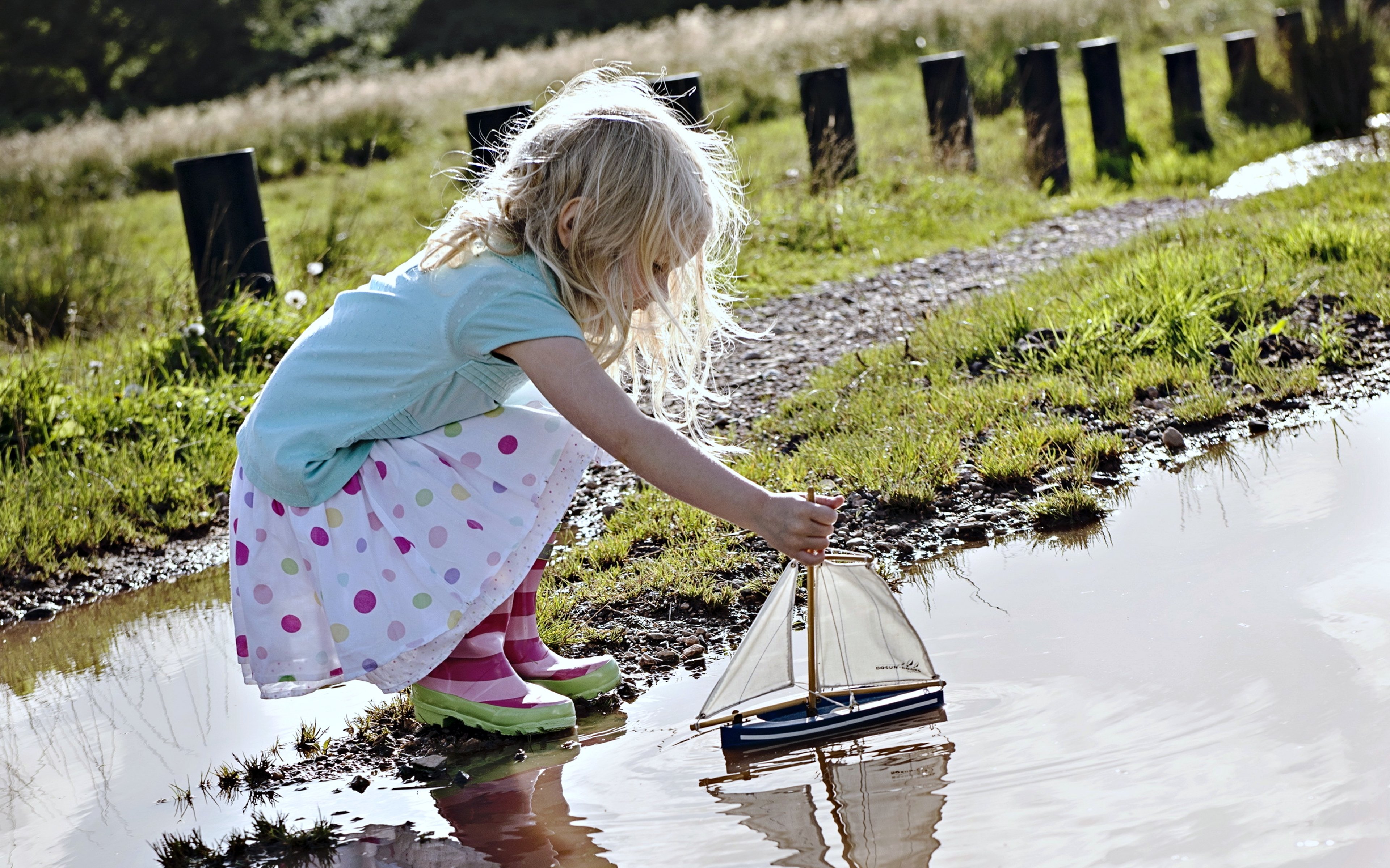 kids, Children, Childhood, Boat, Games, Lakes, Grass, Playing, Joy, Fun, Happy, Life, Nature, Landscapes, Earth, Water, Little Wallpaper