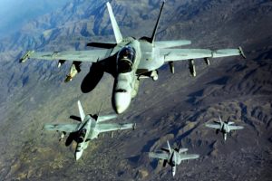 fa 18, Hornet, Istrebiteli, Fighter, Attack, Bombing, Military, Aircraft, Planes, Mountains, Landscapes, Nature, Sky, Earth, Flight