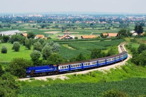 landscapes, Old, Railroad, Sky, Sunny, Trains, Hills, Grass, Sunny, Motors, Speed, Green, Countryside, Houses, Town, Blue, Trees