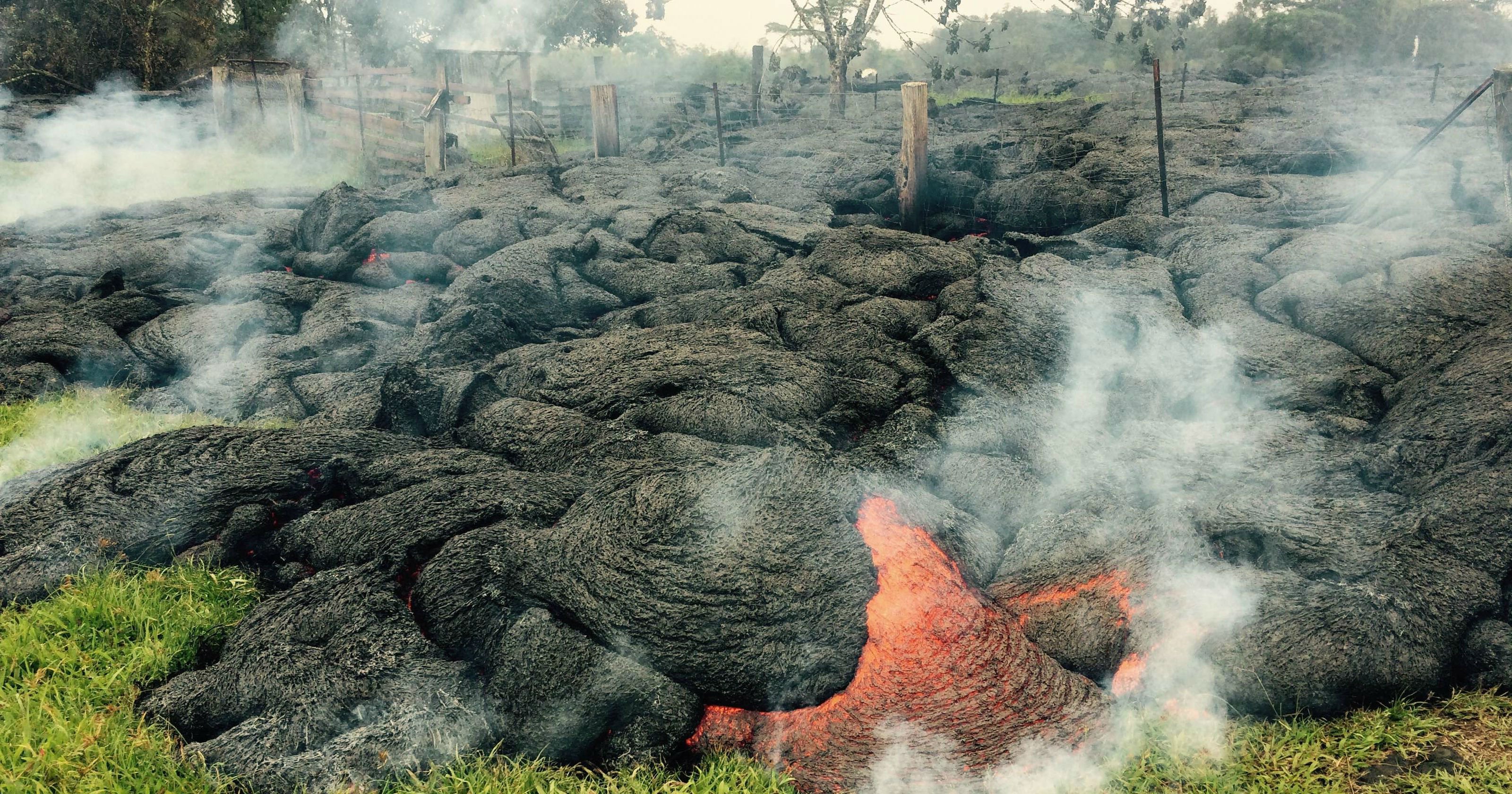volcano, Mountain, Lava, Nature, Landscape, Mountains, Fire Wallpaper